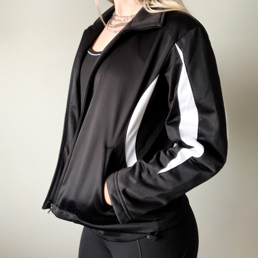 Women’s Athletic Jacket in Black and White Size Youth Large
